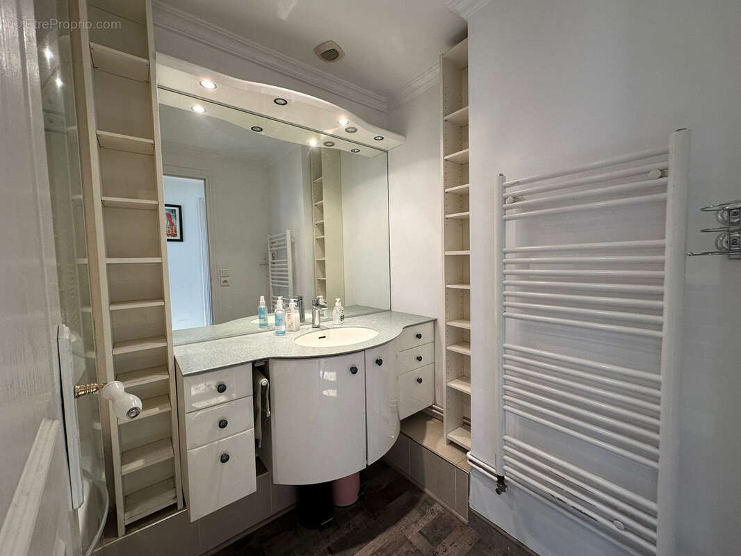 Appartement à SAINT-MAUR-DES-FOSSES