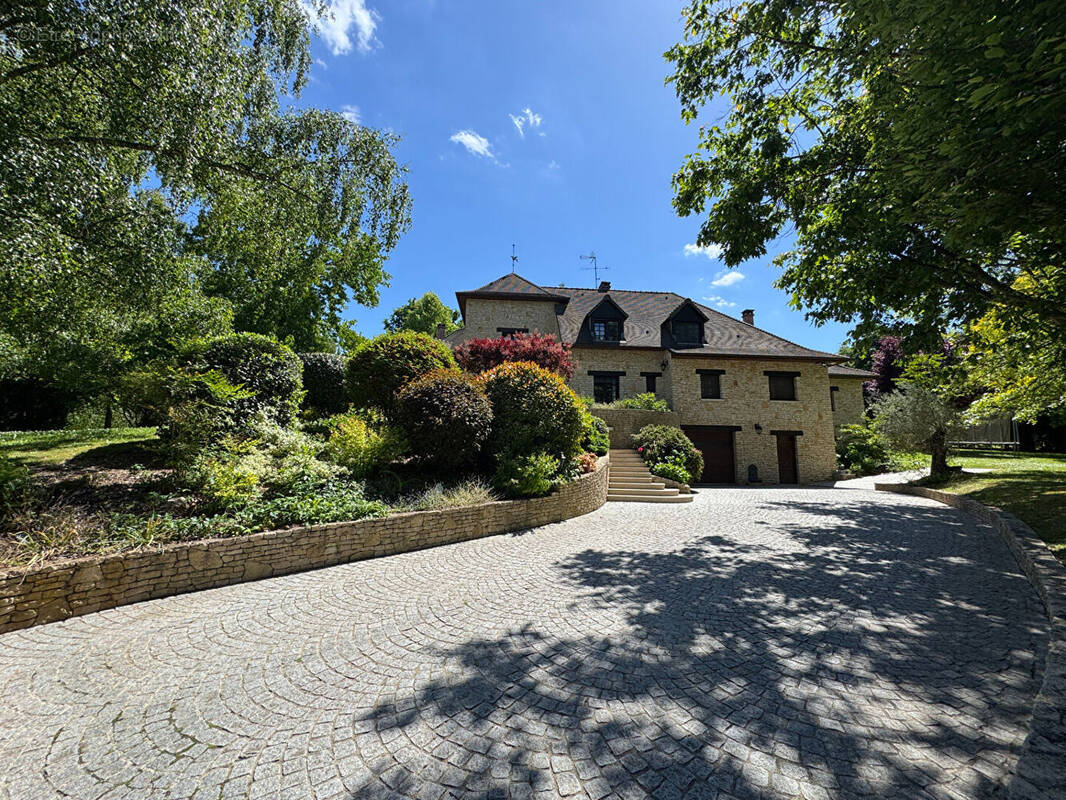 Maison à LES MESNULS