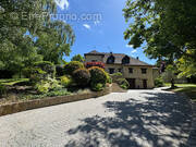 Maison à LES MESNULS