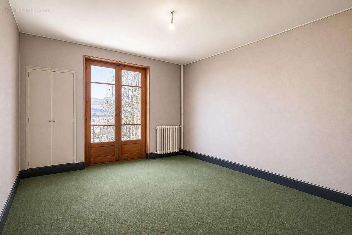 Spacieuse maison 7 pièces avec jardin - photo 4