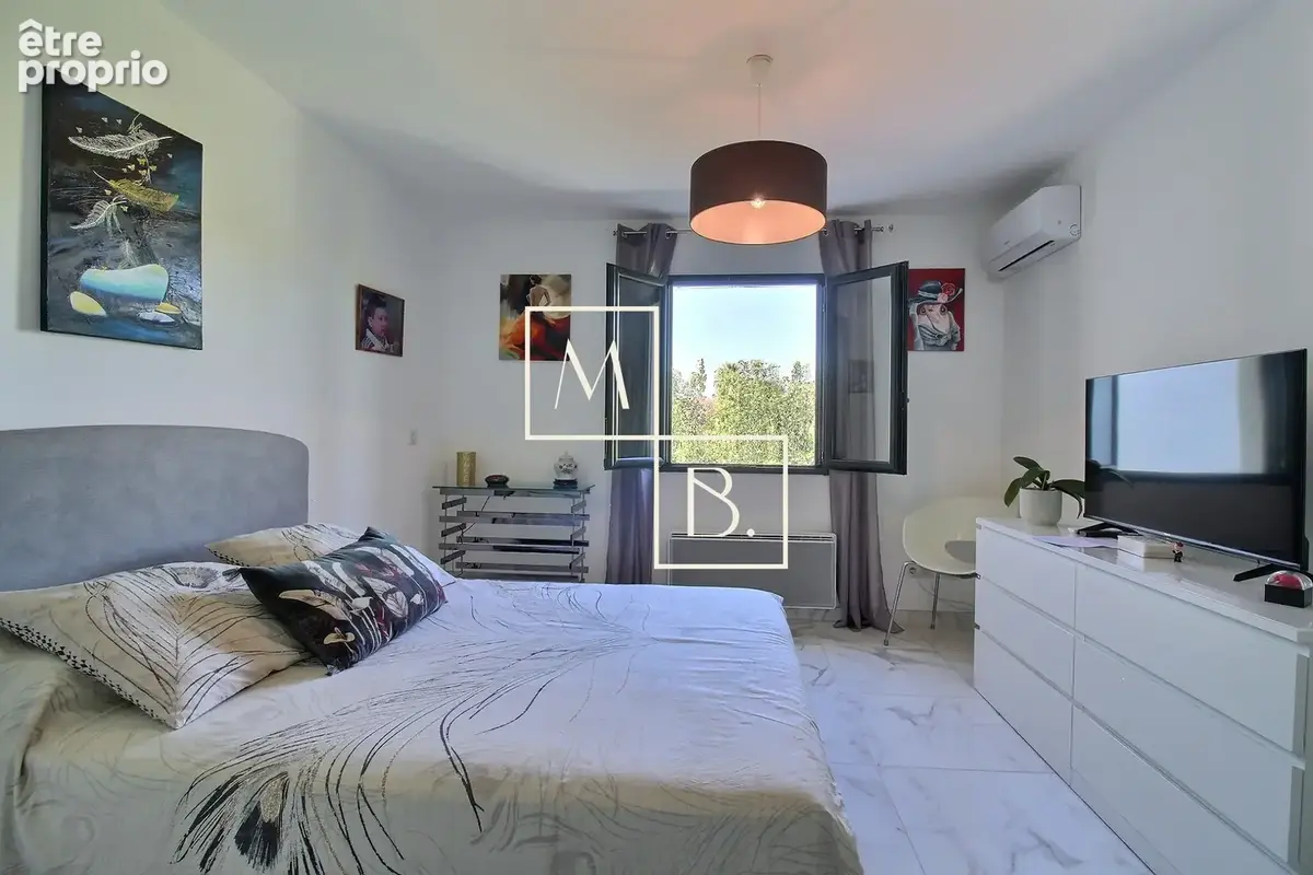 POUSSAN, Magnifique maison T4 de 106m2 avec piscine, jardins et garage ! - photo 9