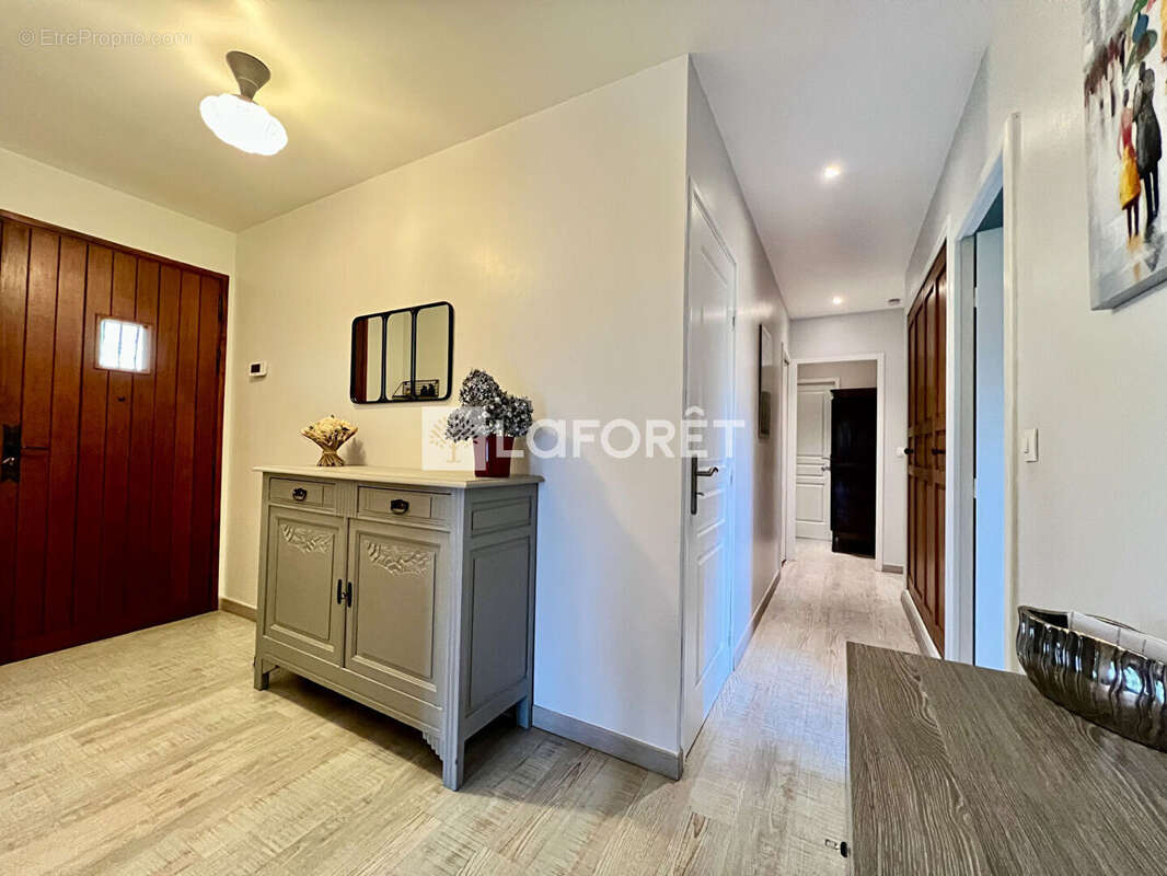 Maison à RONCHEROLLES-SUR-LE-VIVIER