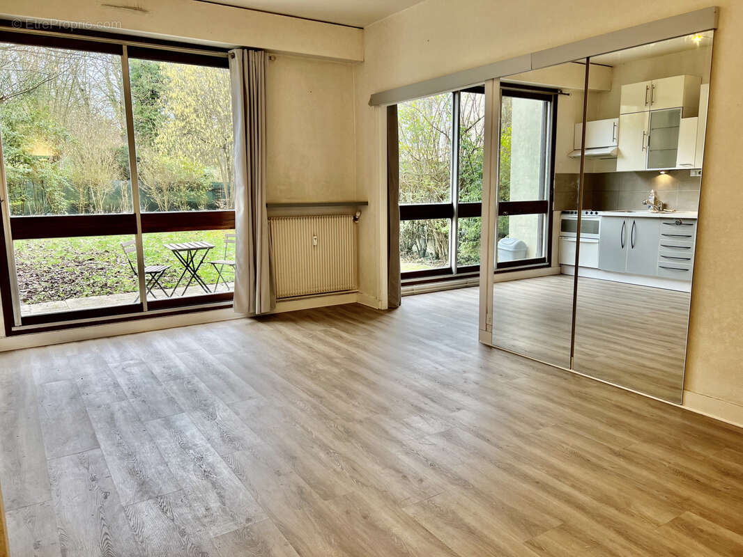 Appartement à BIEVRES