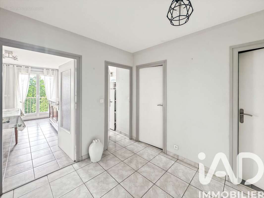 Appartement 72 m² à Feurs  - photo 2