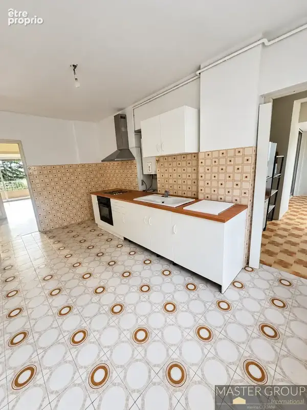 Appartement de type T3 avec terrasse, loggia, cave et garage en option   Parc Berthault, Ajaccio - photo 9