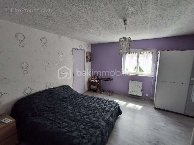 Maison à PLESSIS-SAINT-JEAN