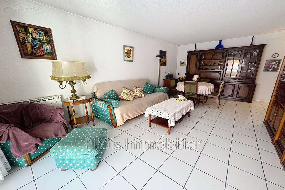 Appartement 64 m² à Antibes  - photo 2