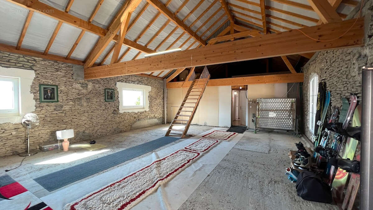 Ancienne ferme de 188 m2, magnifique rénovation - photo 16