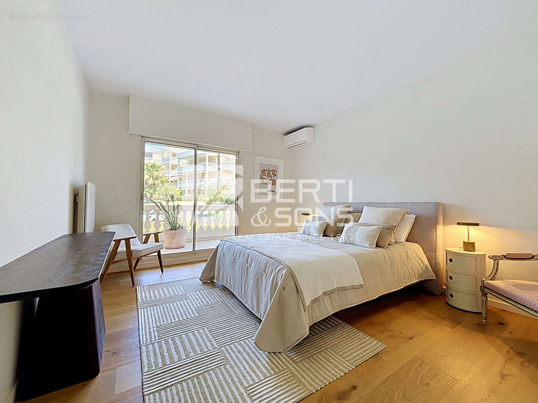Appartement à MANDELIEU-LA-NAPOULE