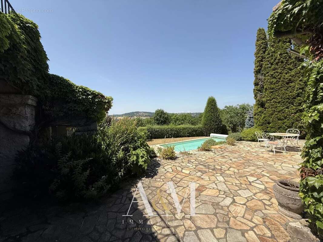 Villa T6 de 275 m² + sous-sol 180 m²/ 2548m² - photo 3
