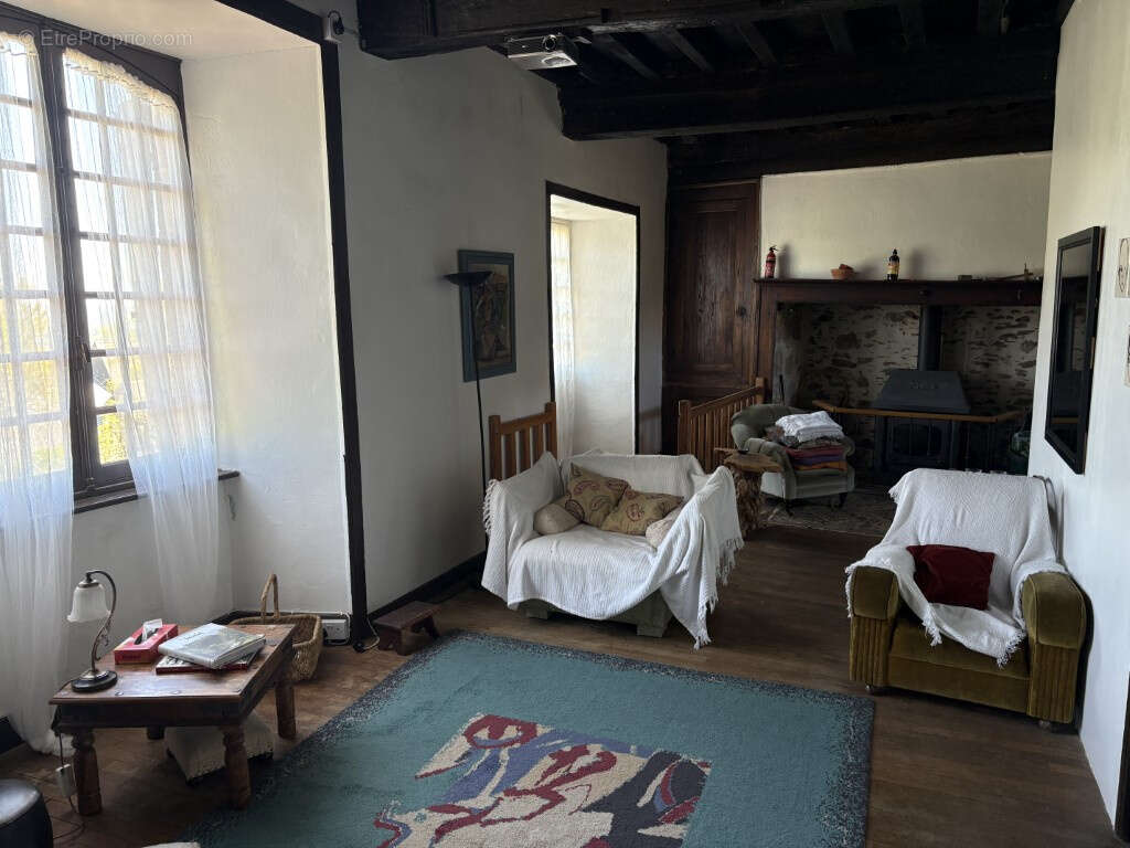 Maison à SAINT-SOLVE