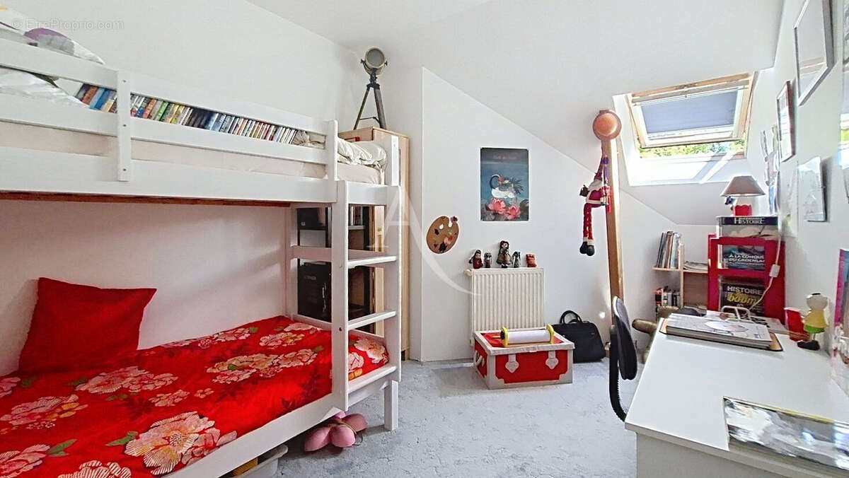 Briollay - Maison récente de plus de 220 m² avec de belles prestations - photo 11
