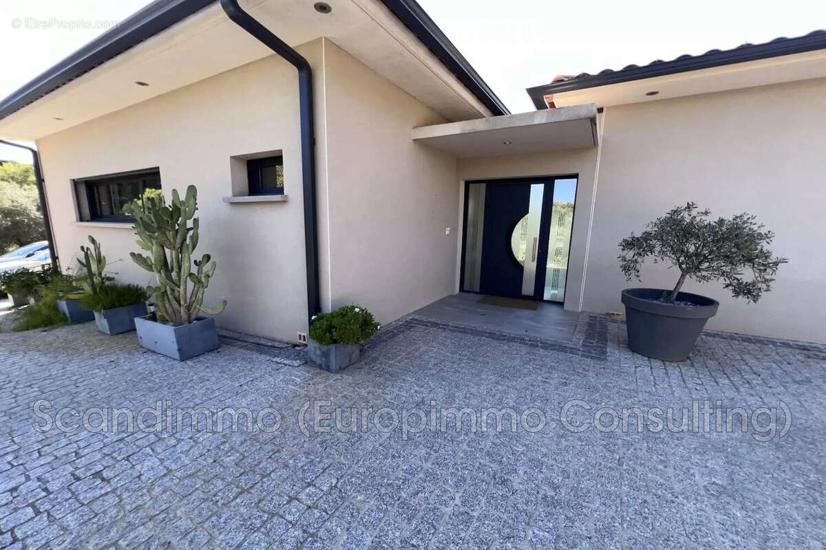 Maison à SOLLIES-TOUCAS