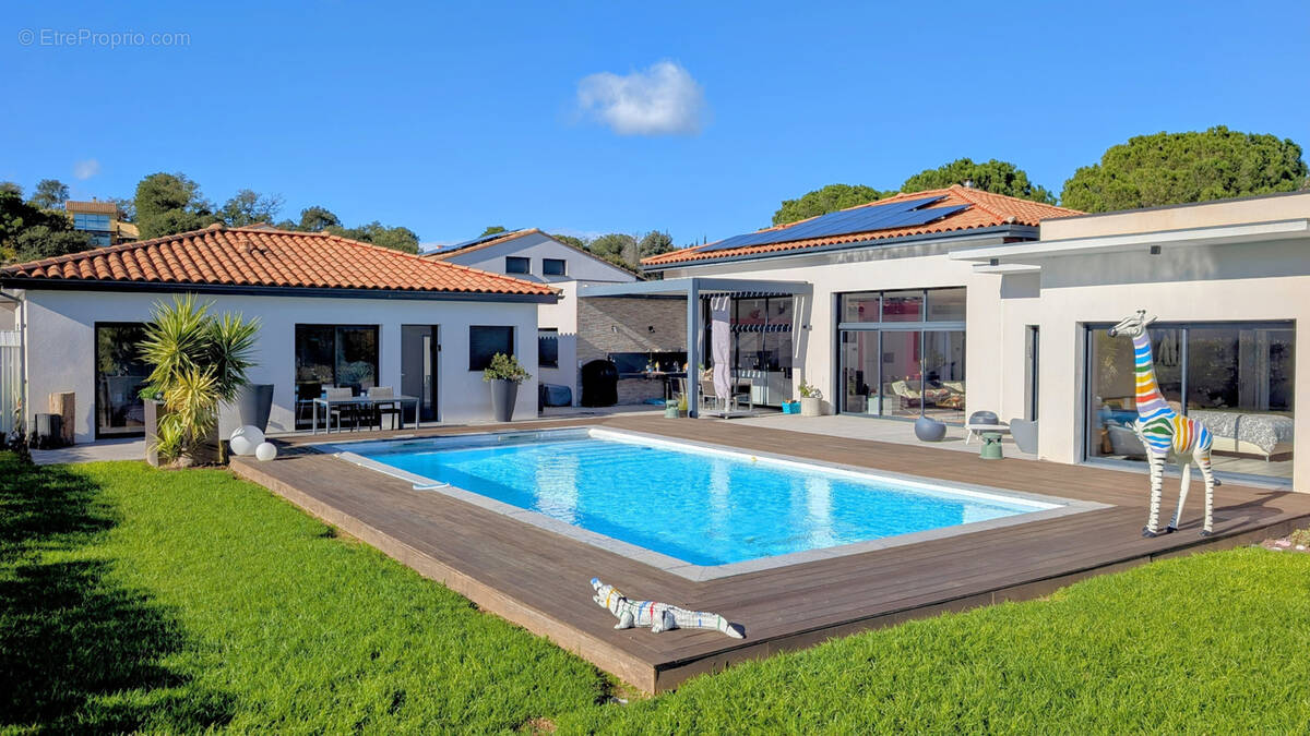 Maison à LAROQUE-DES-ALBERES