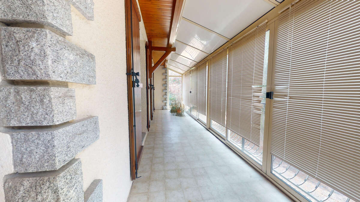 Maison de 1985 sur sous-sol complet avec grand terrain - photo 9