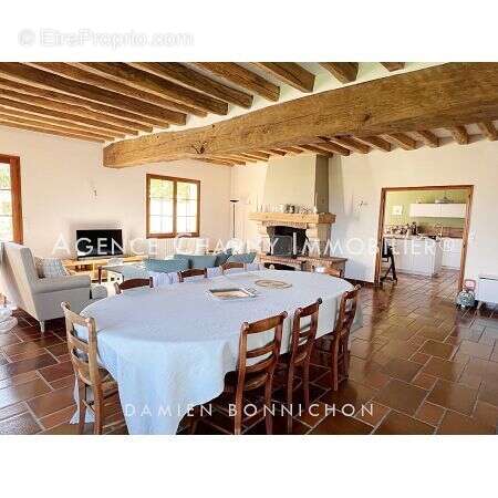 Maison à MONTCORBON