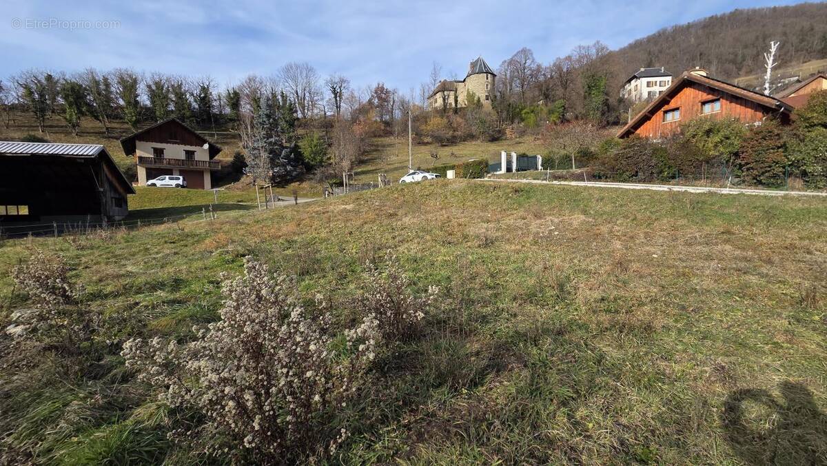 Terrain à LAVAL