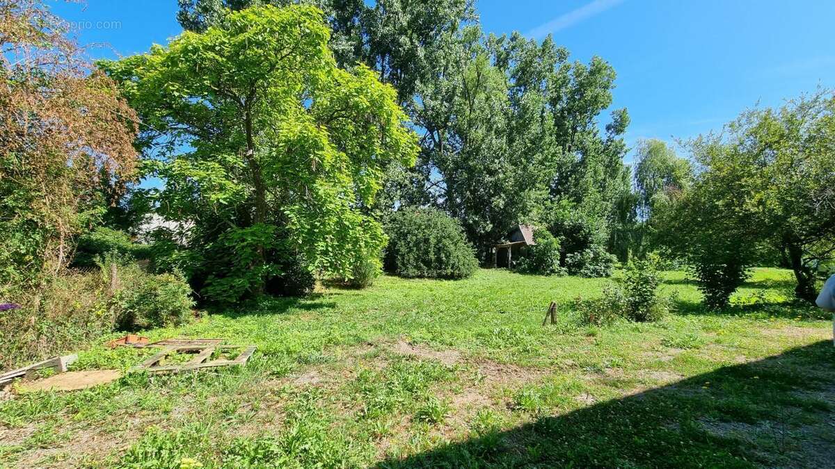 Maison à SAINT-PIERRE-DE-CHIGNAC