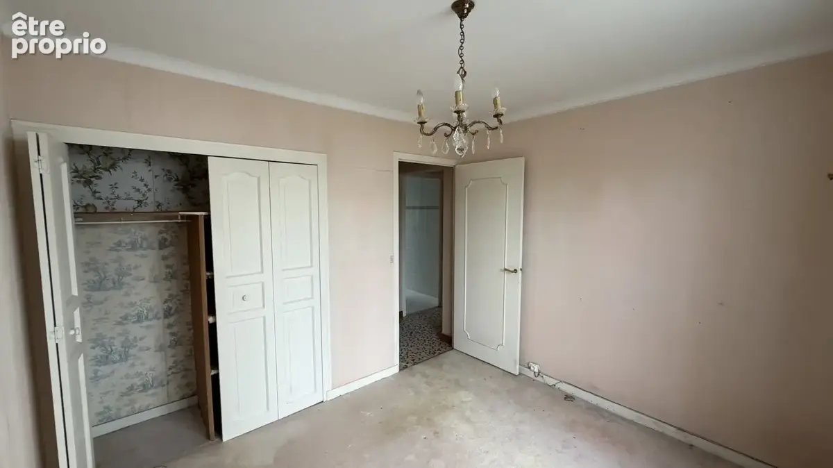 Maison avec garage et dépendance - photo 14