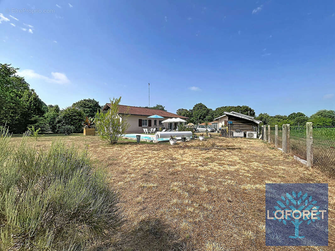 Charmante maison de plain-pied avec piscine chauffée et vue sur la forêt - photo 11