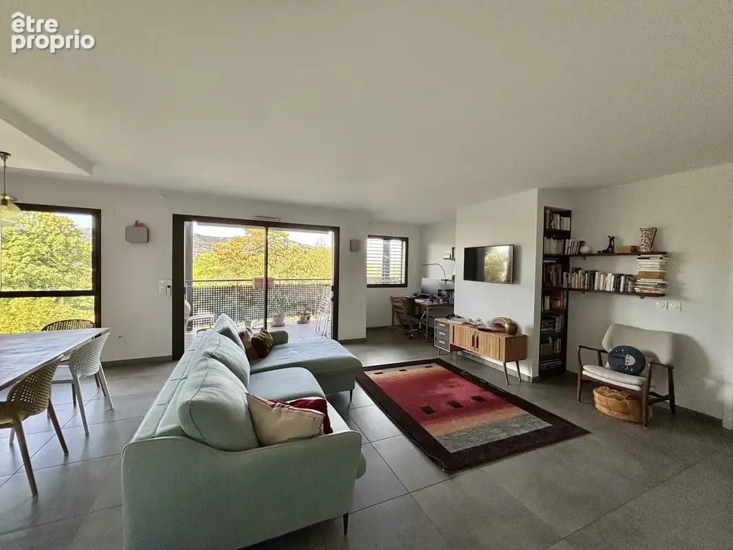 Avenue maurice faure   t3 de standing 98 m2   terrasse -  vue crussol   double garage - photo 6