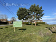 Terrain à CHARBONNIERES-LES-VIEILLES