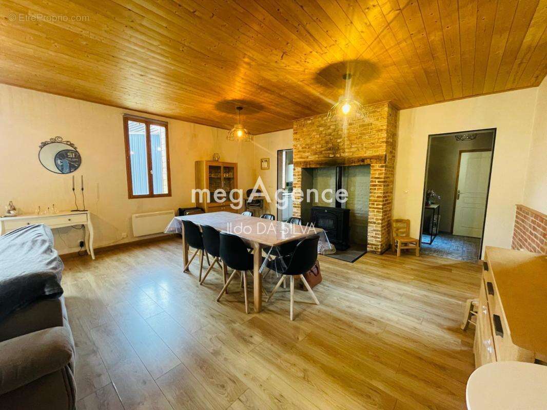 Maison 4 pièces de 150m2 - photo 2