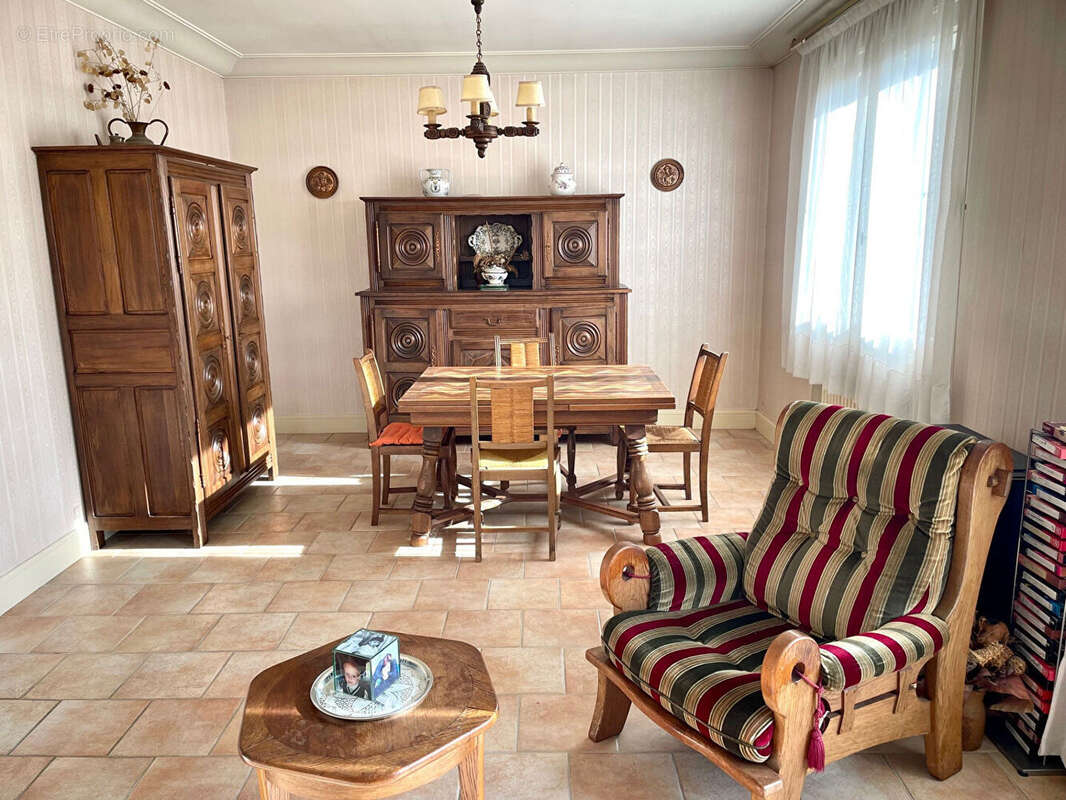 Maison à SAINT-CYR-SUR-LOIRE