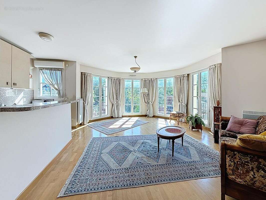 Photo 2 - Appartement à RUEIL-MALMAISON