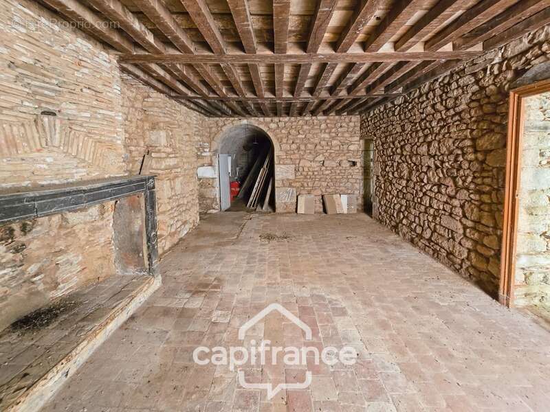 LORMES (Morvan) – Ancien hôtel particulier du XVIIIᵉ siècle – 780 m² de caractère à restaurer - photo 13