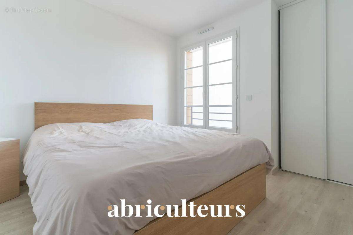 Maison à LES CLAYES-SOUS-BOIS