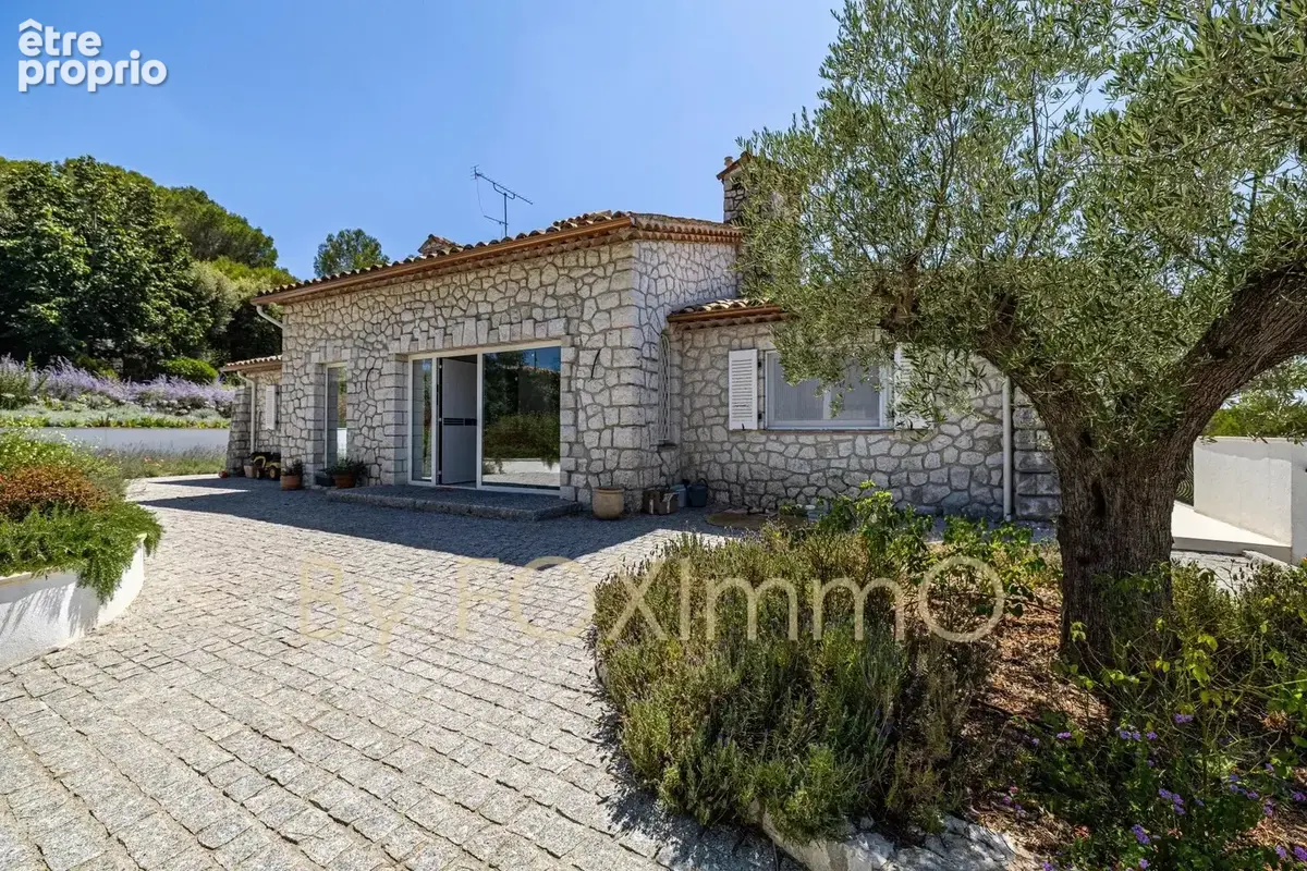 Villa entierement refaite à neuve 6 pieces Domaine des Clausonnes Biot - photo 2
