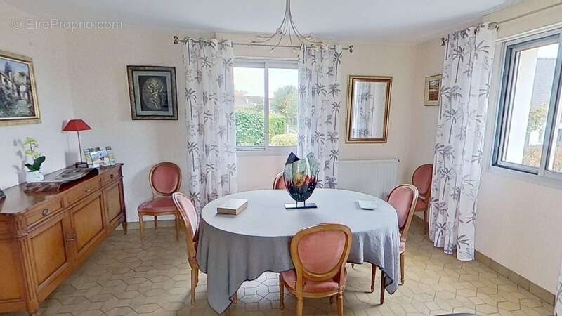 Maison à SAINT-MARTIN-DES-CHAMPS