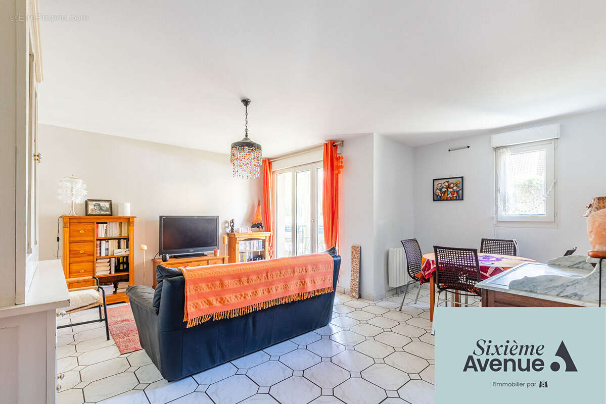 Appartement à CHILLY-MAZARIN