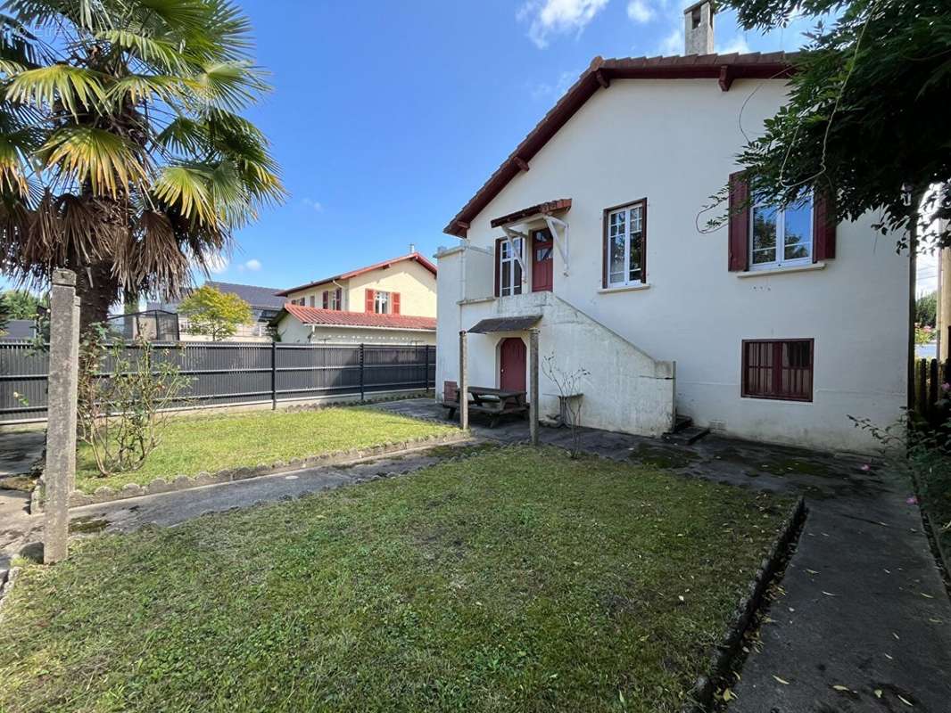 56379336a.jpg - Maison à JURANCON