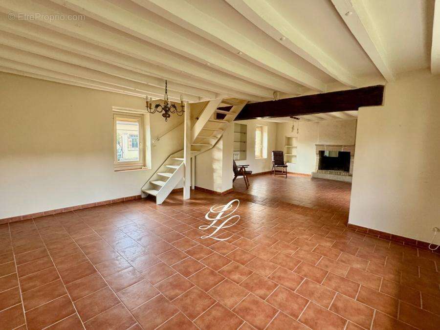 Maison à NEUVILLE-SUR-SARTHE