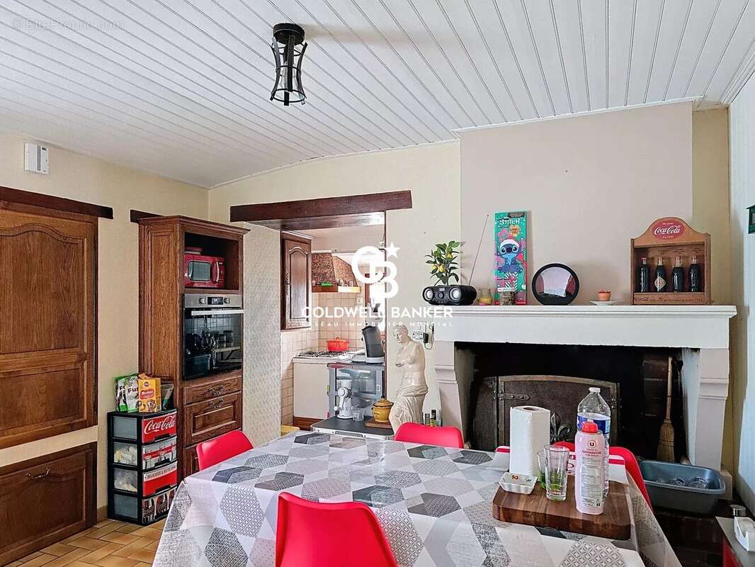 Maison à CHAMPAGNE-LES-MARAIS