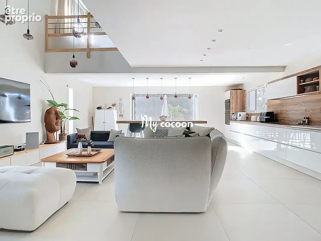 Maison - T5 - 145 m² - photo 4