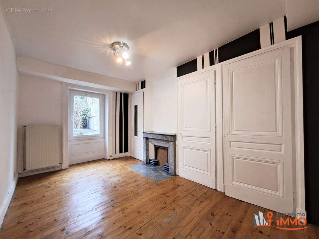 Appartement à ROCHE-LA-MOLIERE