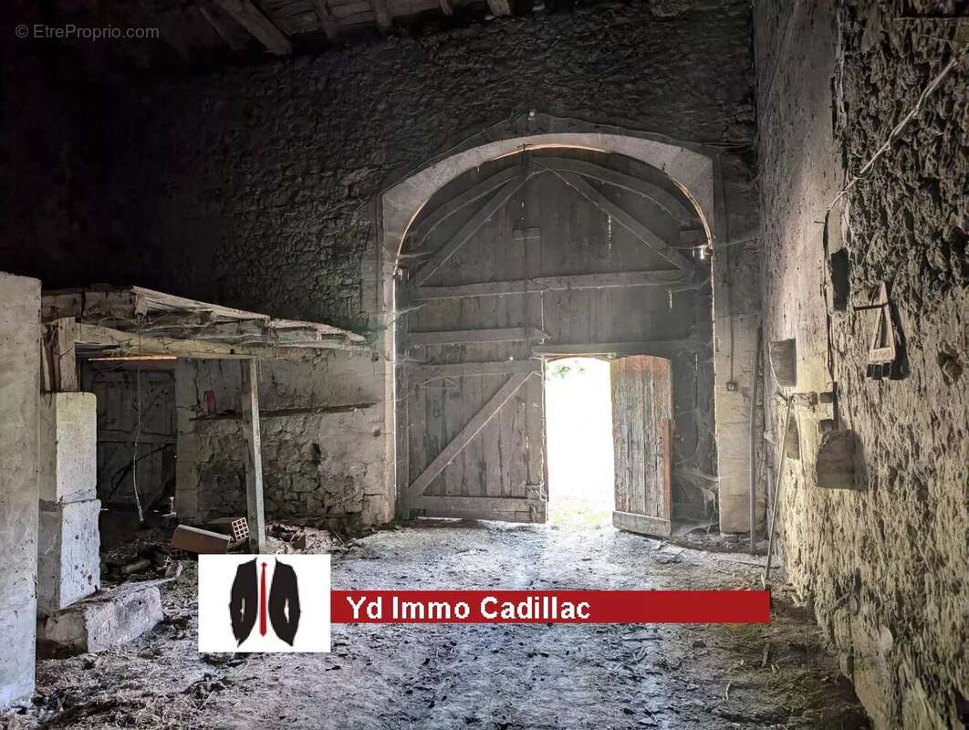 Appartement à BELLEBAT