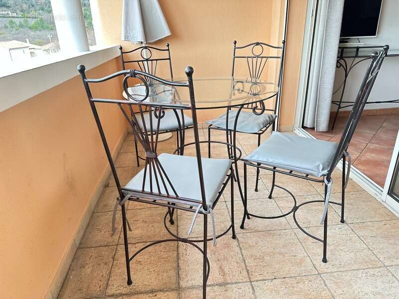 Appartement à GREOUX-LES-BAINS