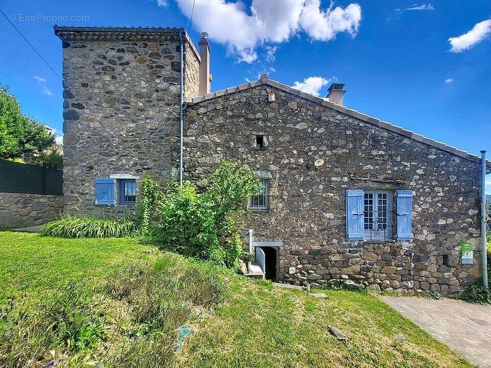 Maison à SAINT-BARTHELEMY-LE-PLAIN