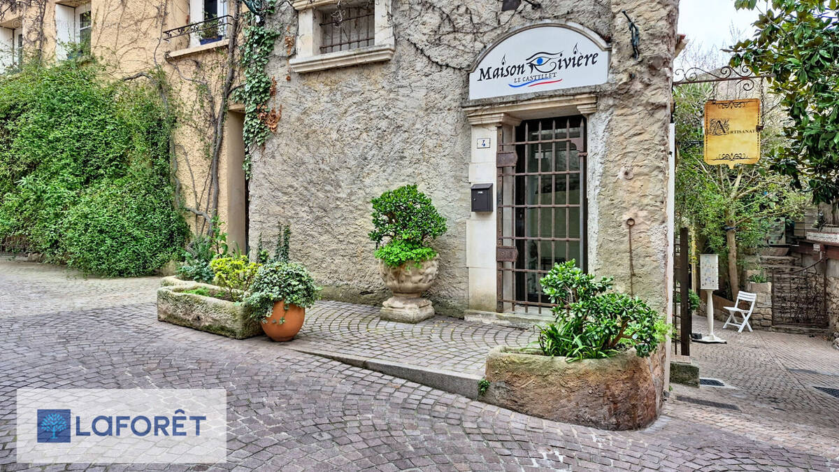 Commerce à LE CASTELLET
