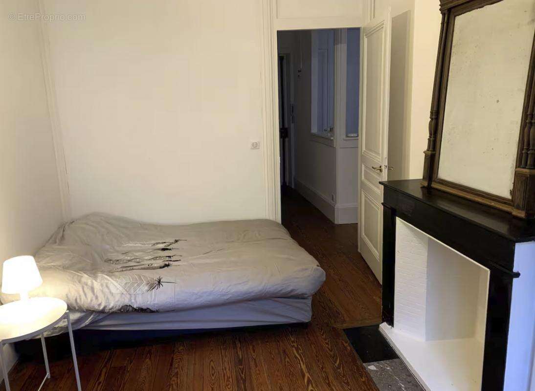 Appartement à PARIS-20E