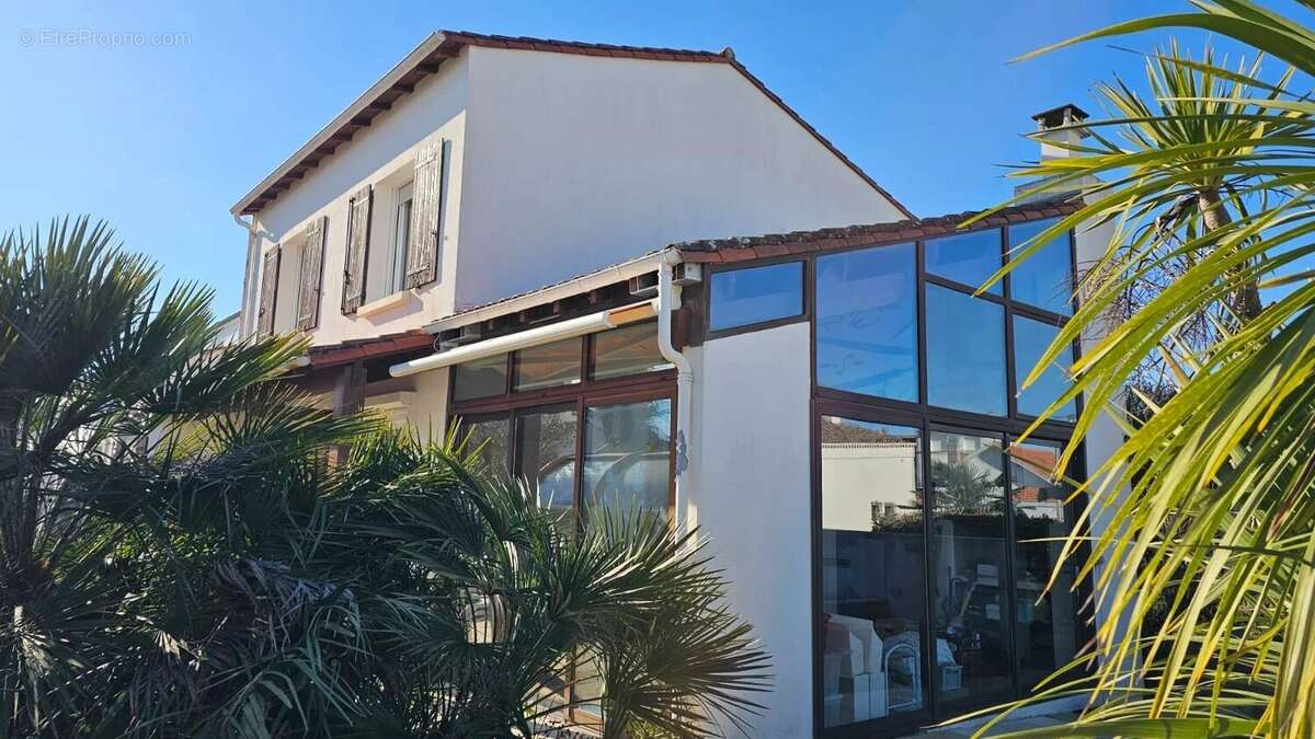 Maison à SAINT-GEORGES-DE-DIDONNE