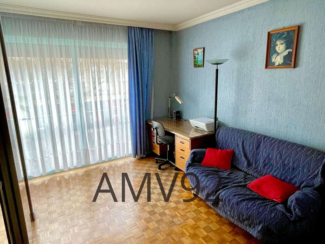 Appartement à LA GARENNE-COLOMBES