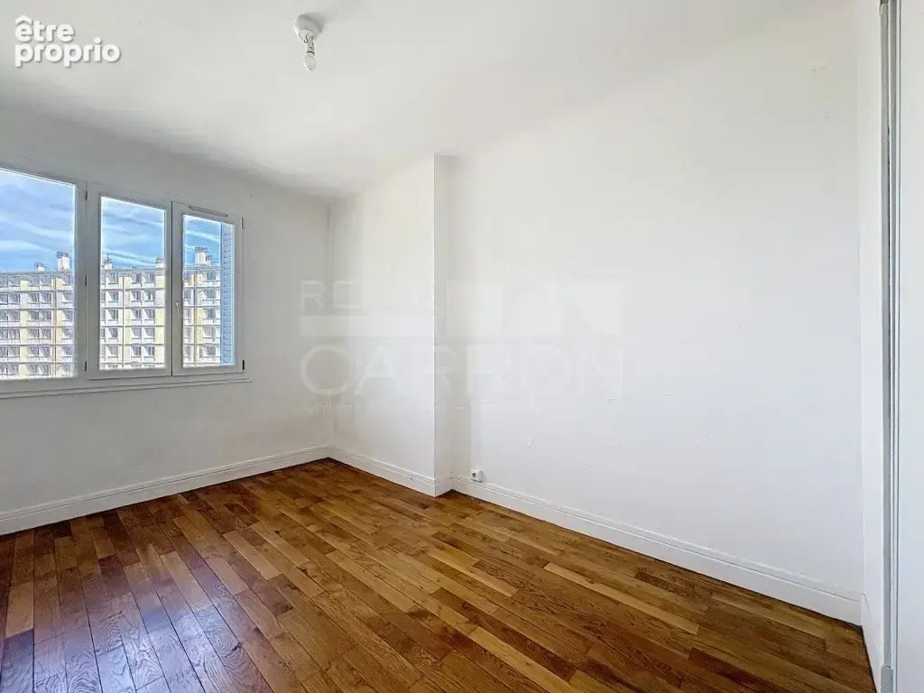 Villeurbanne metro cusset t3 66m² en etage 189000€ - photo 5