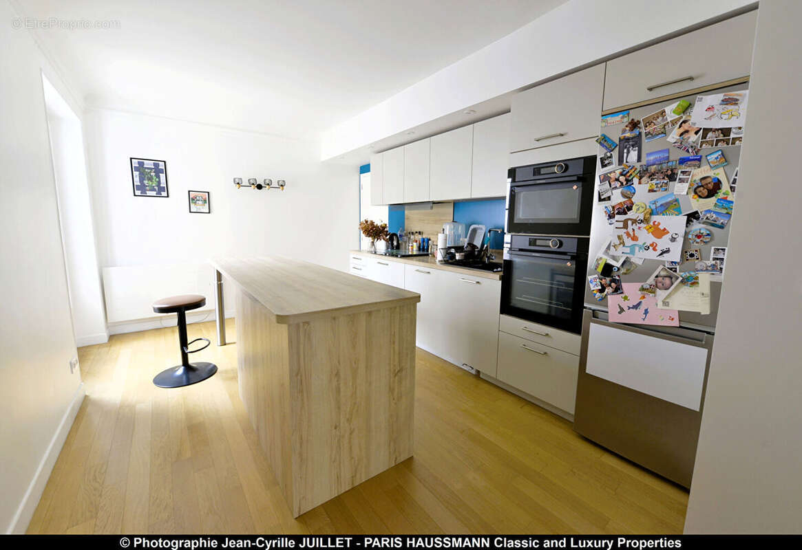 Appartement à PARIS-8E