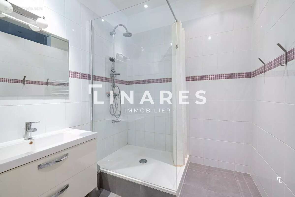 LE CENT LIBÉRATION - Appartement T2 de 48m² - Cave - 13004 Cinq Avenues - photo 7