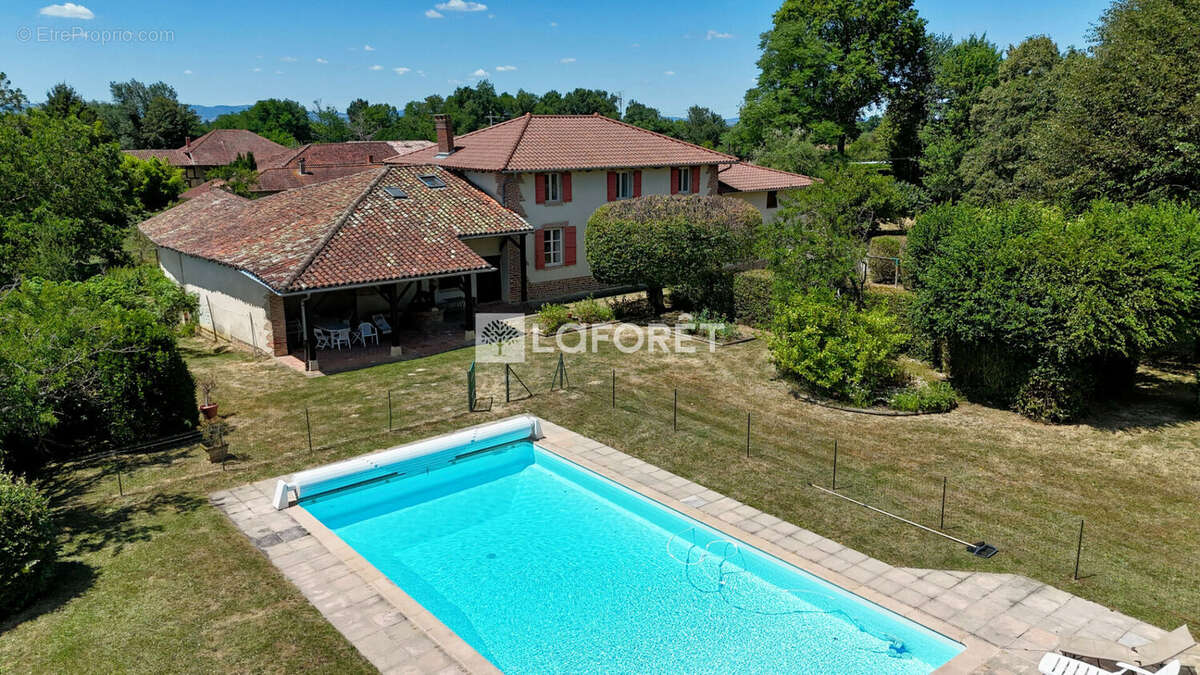 Maison à vendre Saint Julien Sur Veyle 10 pièce(s) 268.03 m2 - photo 3